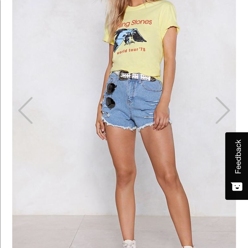 ❤️✌️ Rolling Stones Yellow Graphic Tee ❤️✌️ - Picture 4 of 5